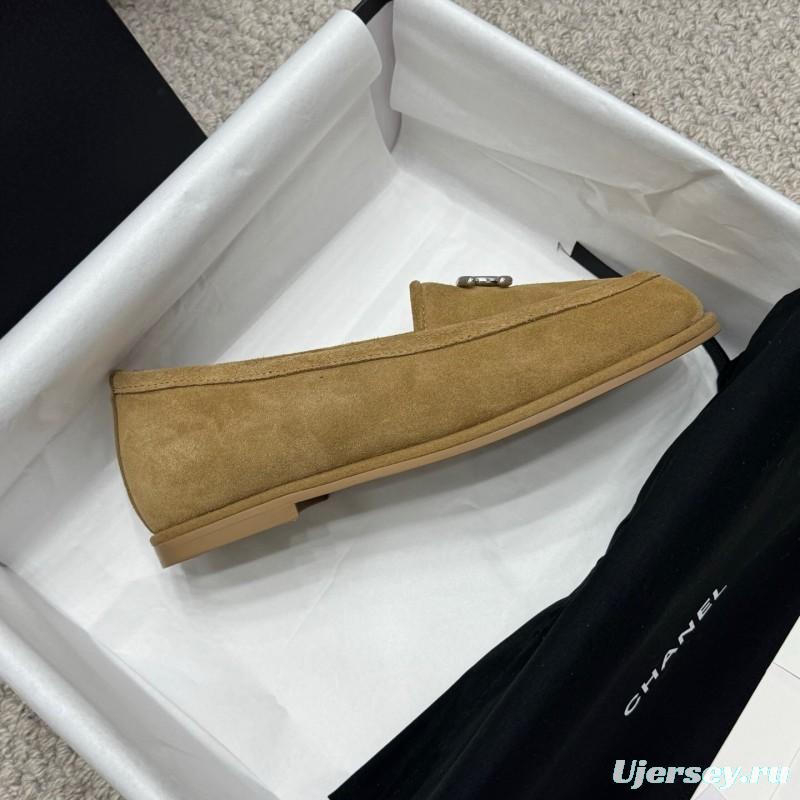 Chanel 2025 SS Teddy Fur Loafers with Double C Logo - KFY00300