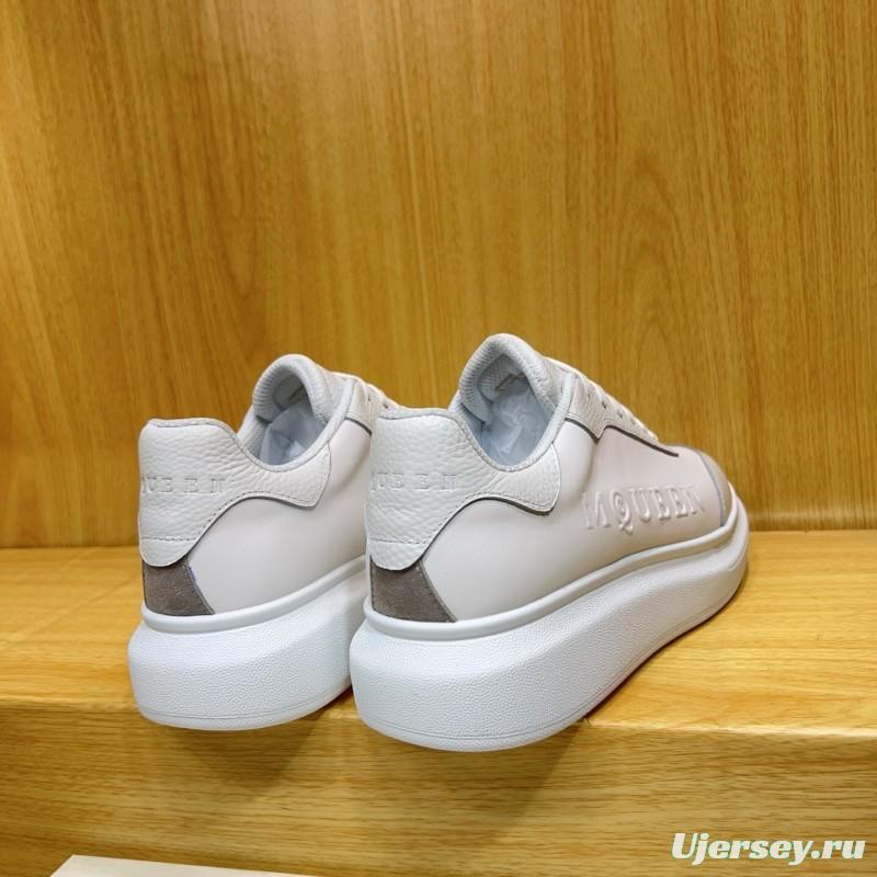 Alexander McQueen Spring 2025 Collection Platform Sneakers with Thick Sole Design - AS00320