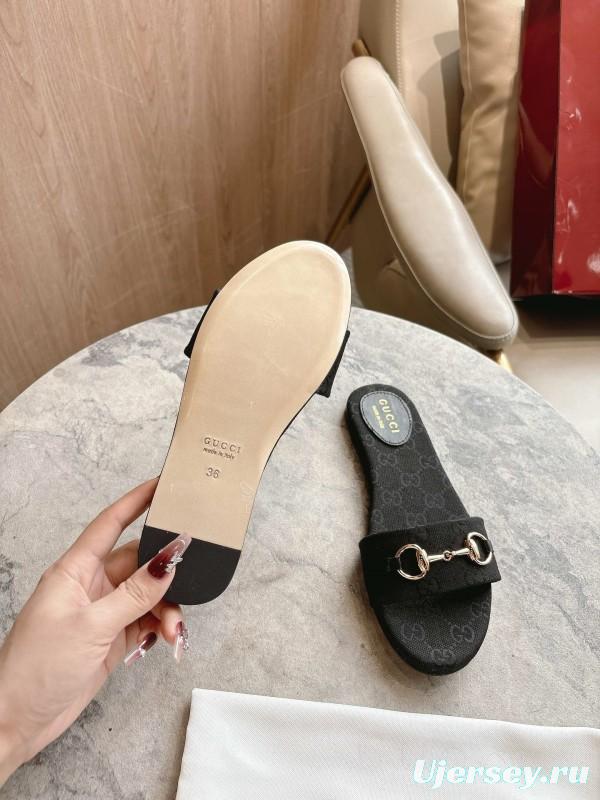 Gucci 2025/SS Leather Slide Sandals with Light Gold Hardware - LY00280