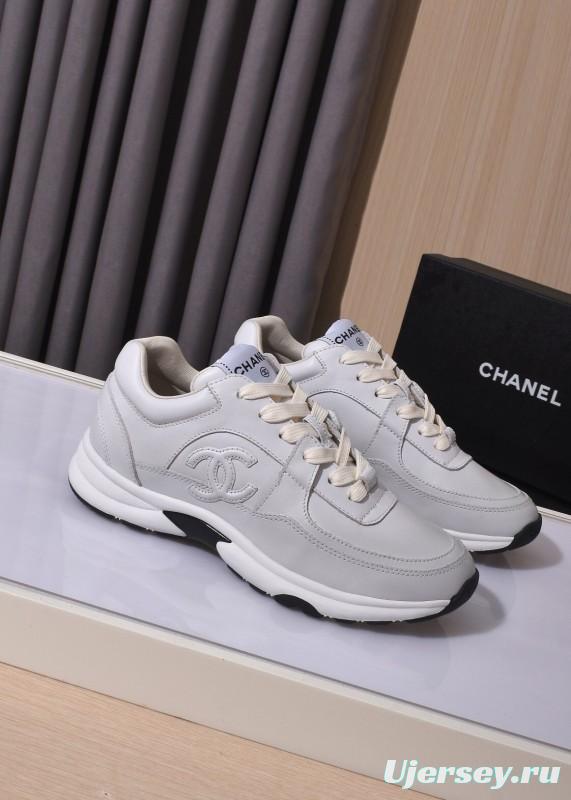 Chanel Loafers Classic Style with Gradient Logo and Platform Sole - KFY00350