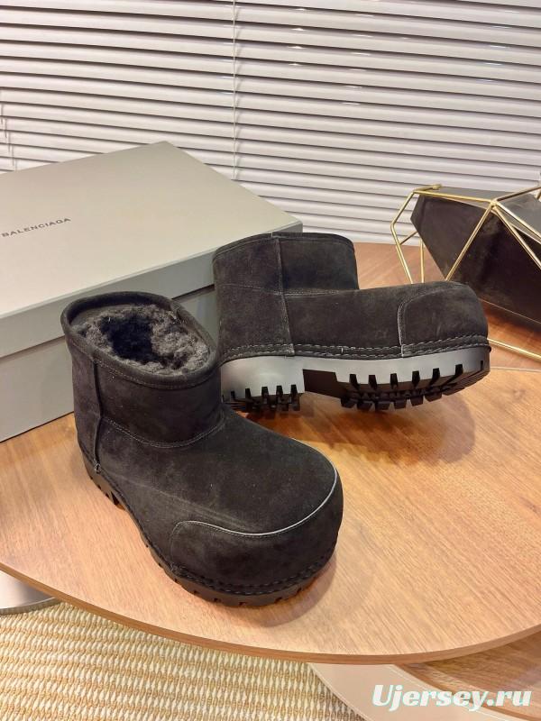 Balenciaga Oversized High Heel Snow Boots with Chunky Design - AS00500