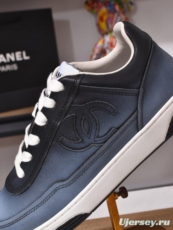 Chanel Classic Loafer with Gradient Logo and Platform Sole - KFY00350