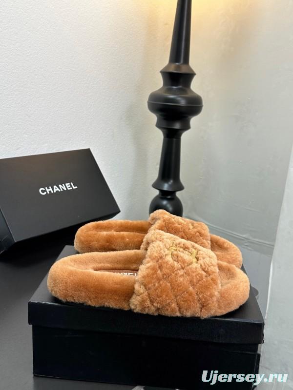 Chanel 2025 SS Fluffy Slippers with Wool Upper and Rubber Sole - LY00250