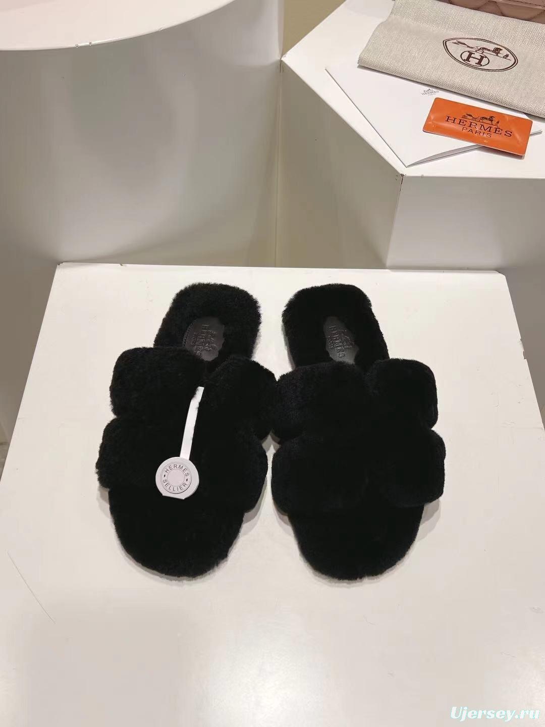 Hermès 2025 SS Love Fur Flat Slippers - LY00240