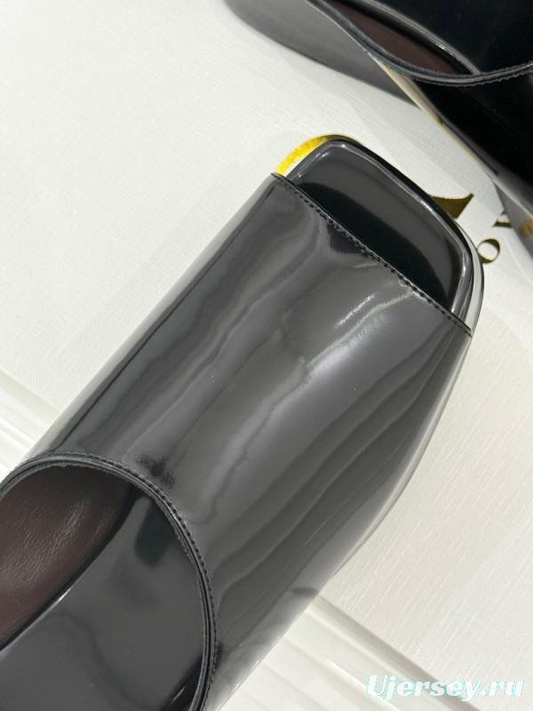 The Row Fall/Winter 2025 Platform Slides - KFY00280