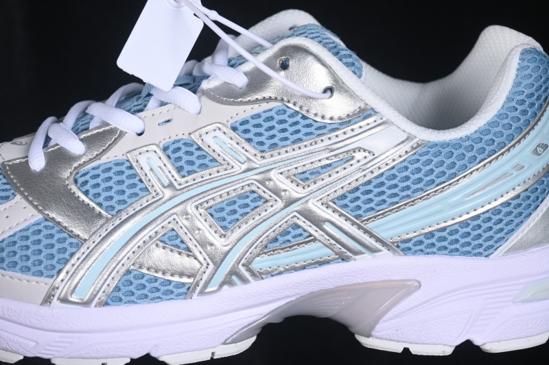 Asics Retro Running Shoes with GEL Cushioning and Mesh Upper - 1203A609-401