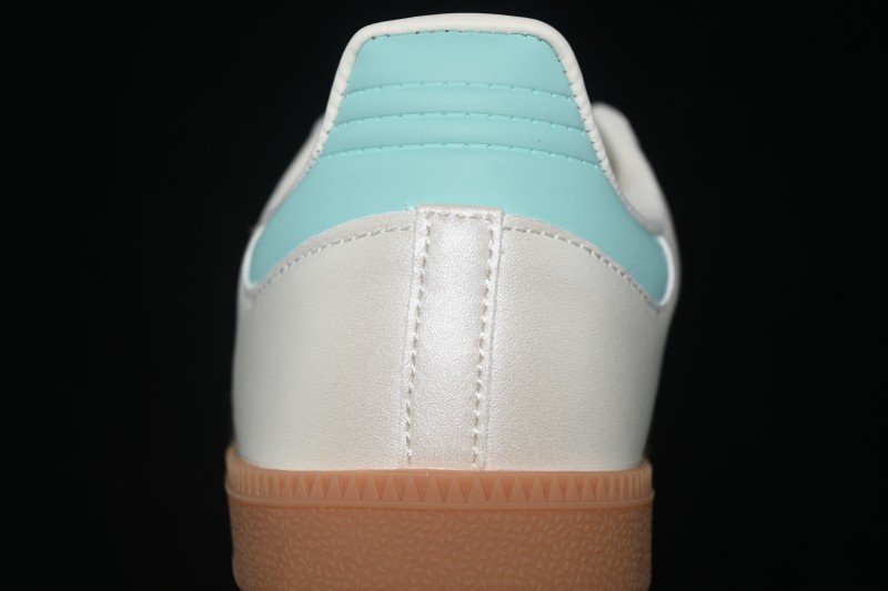 Adidas Samba OG Classic Skateboarding Shoes with Retro Suede Design - KJ4304