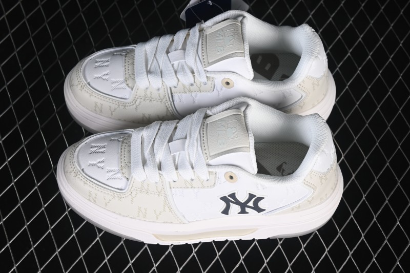 MLB New York Yankees Bigball Chunky Embo Monogram Platform Casual Sneakers - 3ASXM036N50IVS