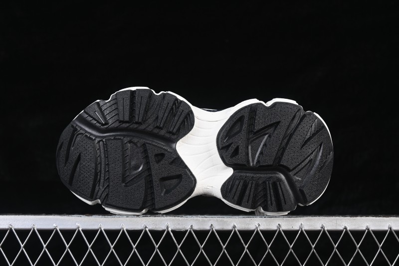 New York MLB Winner Chunky DT Running Shoes with Elevated Sole - 3ASHWC36N50WHS