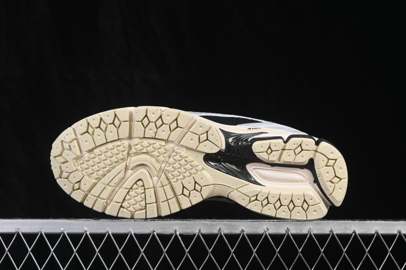 New Balance 1906 Retro Running Shoes with Lightweight Cowhide Leather and T-Beam Arch Support - U1906RCI