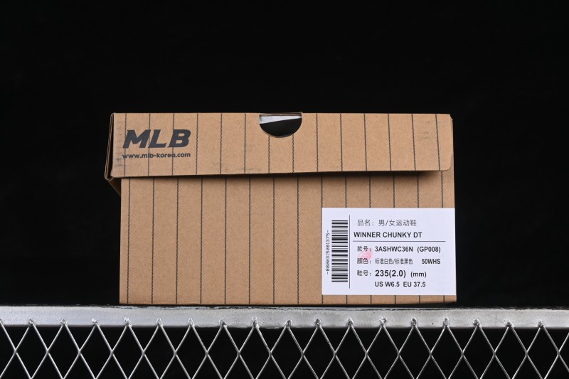 New York MLB Winner Chunky DT Running Shoes with Elevated Sole - 3ASHWC36N50WHS