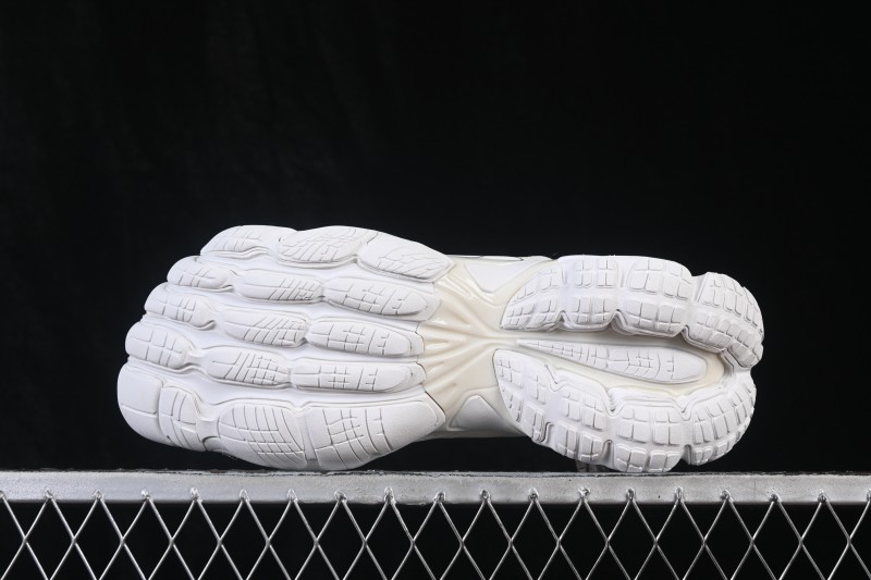 Balenciaga Anatomic Runner Low-Top Lifestyle Sneakers with Five-Toe Structure - WANRN9000