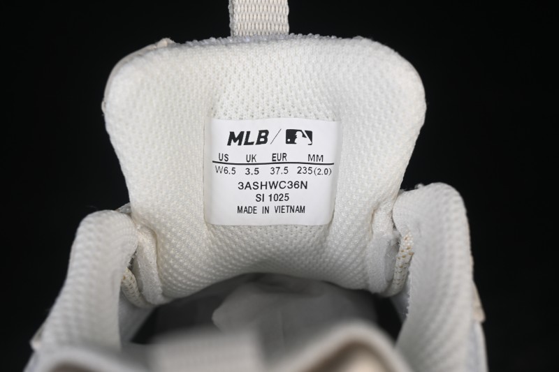 NY MLB Winner Chunky DT New York Yankees Thick Sole Casual Running Shoes - 3ASHWC36N50GOS