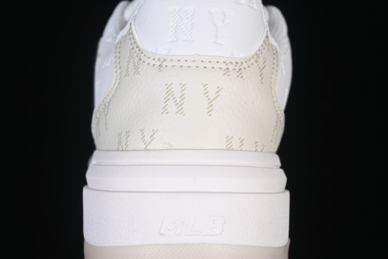 MLB New York Yankees Bigball Chunky Embo Monogram Platform Casual Sneakers - 3ASXM036N50IVS