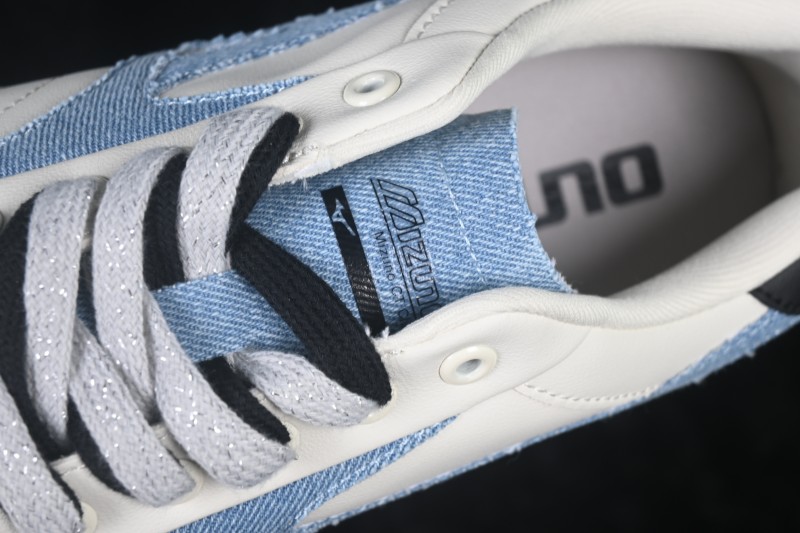 Mizuno CT Club Retro Casual Low-Top Skate Shoes with Breathable Comfort - D1GH261002