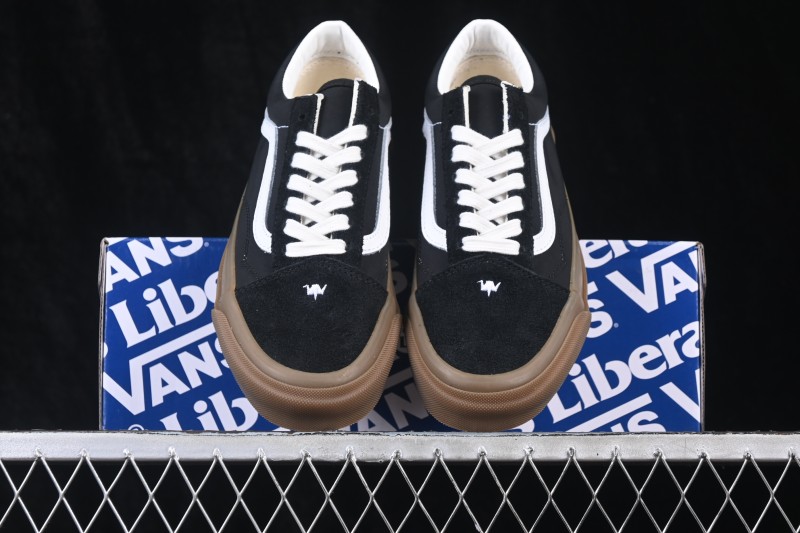 Vans Old Skool Low-Top Casual Skateboarding Shoes with Classic Side Stripe - VN000EJUGR4