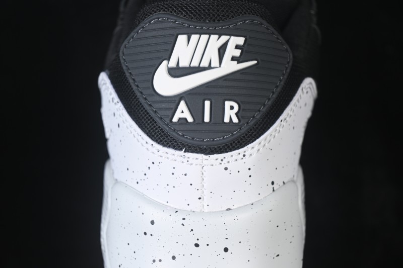 Nike Air Max 90 Retro Running Shoes with Air Cushion - 325213-031