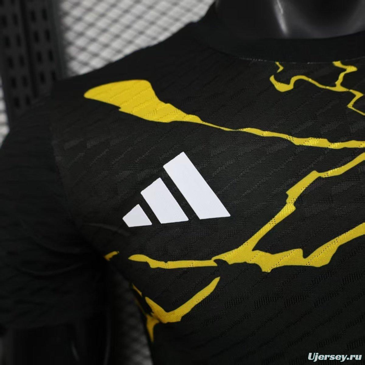 Player Version 25/26 Real Madrid x Avengers Graphic Black Jersey